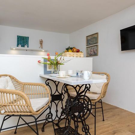 Charming Studio Apartment At House Rustica With Terrace And Nearby Parking 푸나트 외부 사진