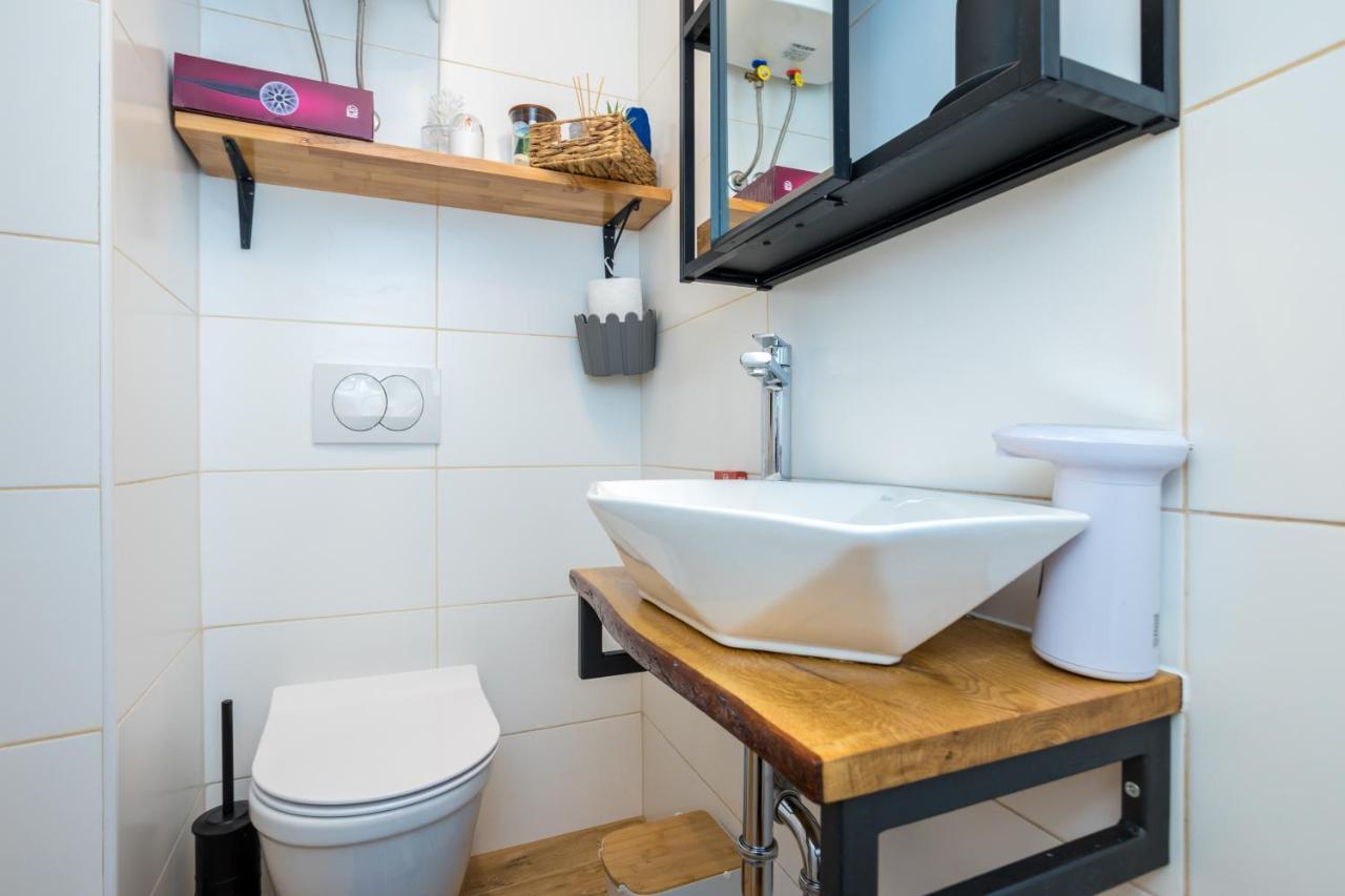 Charming Studio Apartment At House Rustica With Terrace And Nearby Parking 푸나트 외부 사진