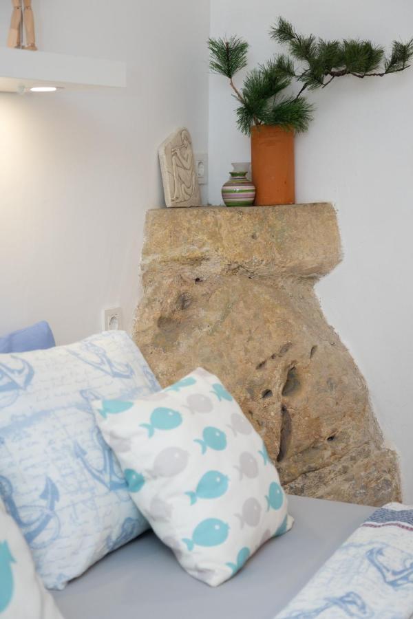 Charming Studio Apartment At House Rustica With Terrace And Nearby Parking 푸나트 외부 사진