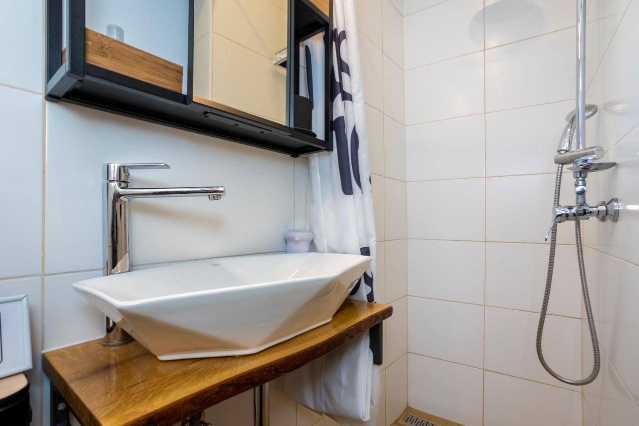 Charming Studio Apartment At House Rustica With Terrace And Nearby Parking 푸나트 외부 사진