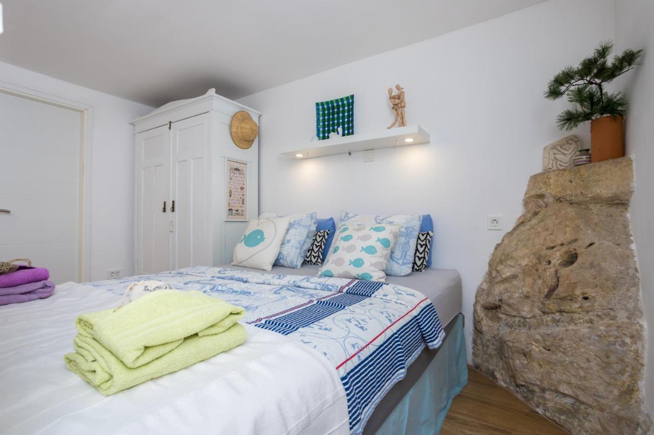 Charming Studio Apartment At House Rustica With Terrace And Nearby Parking 푸나트 외부 사진