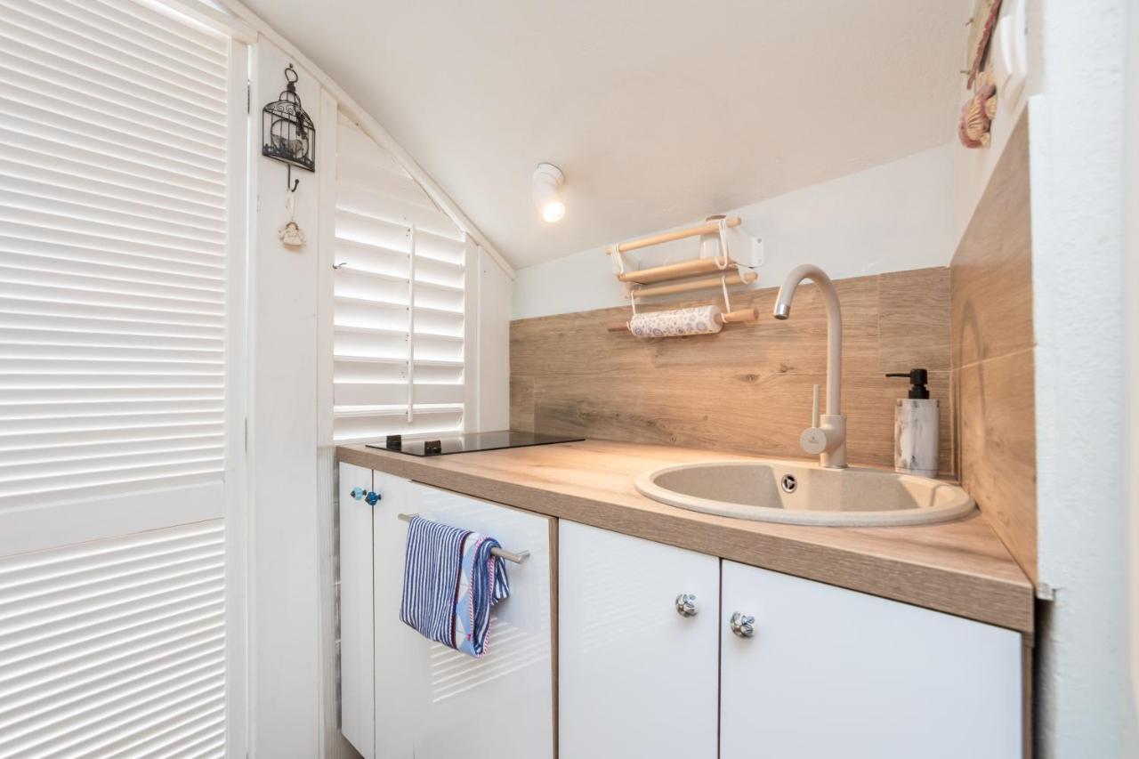 Charming Studio Apartment At House Rustica With Terrace And Nearby Parking 푸나트 외부 사진