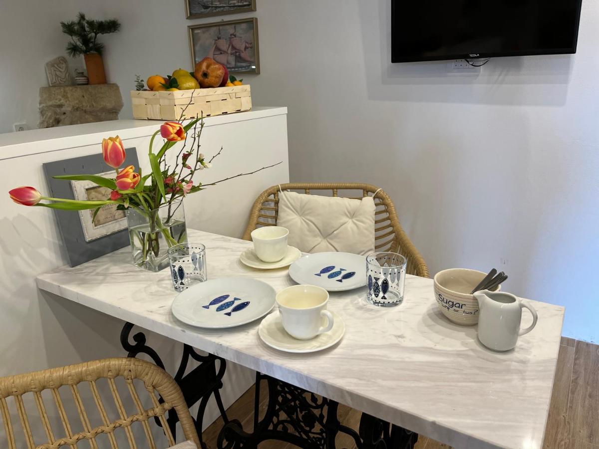 Charming Studio Apartment At House Rustica With Terrace And Nearby Parking 푸나트 외부 사진